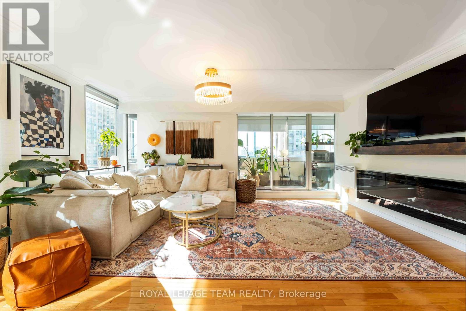 1806 - 160 George Street