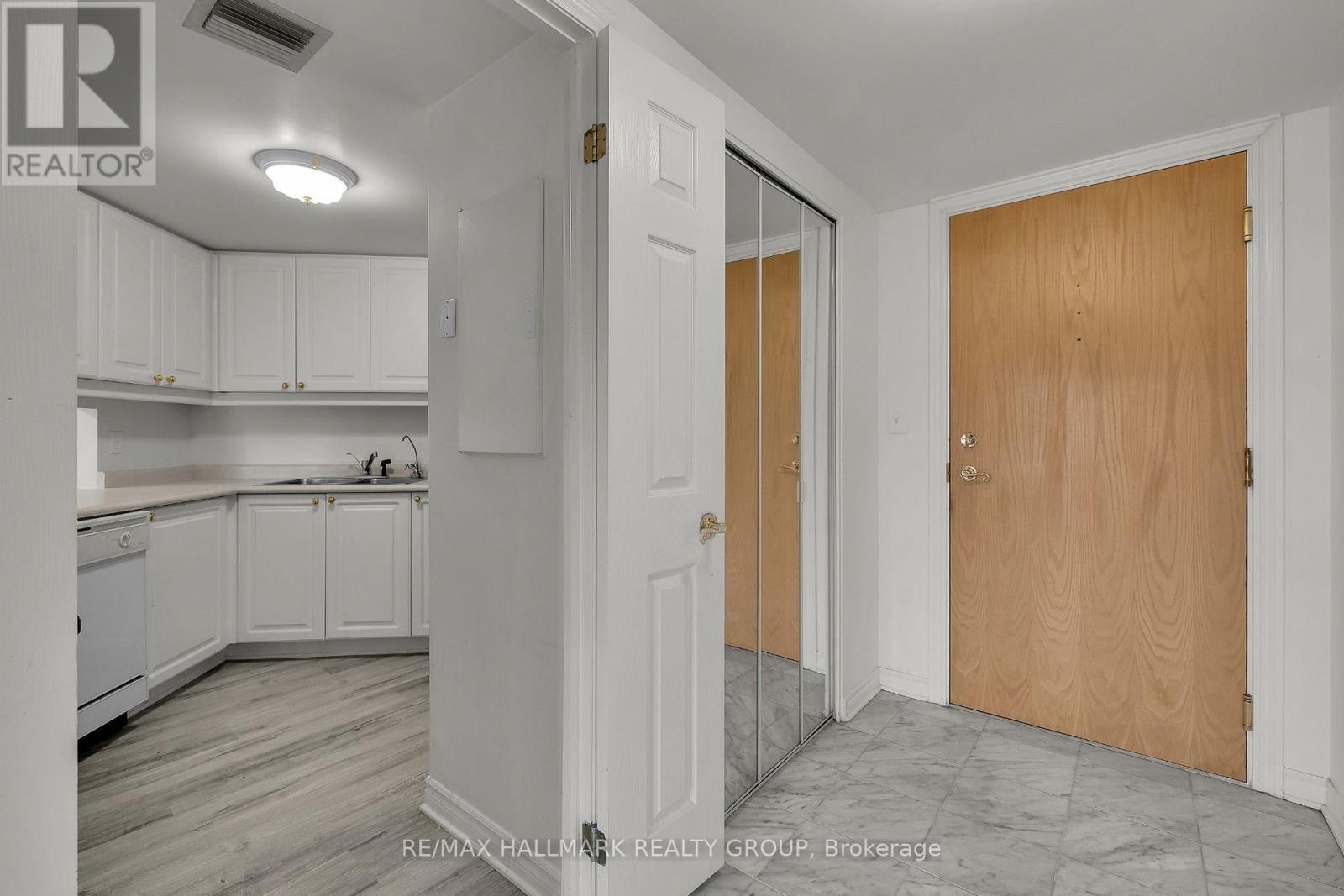 503 - 3105 Carling Avenue