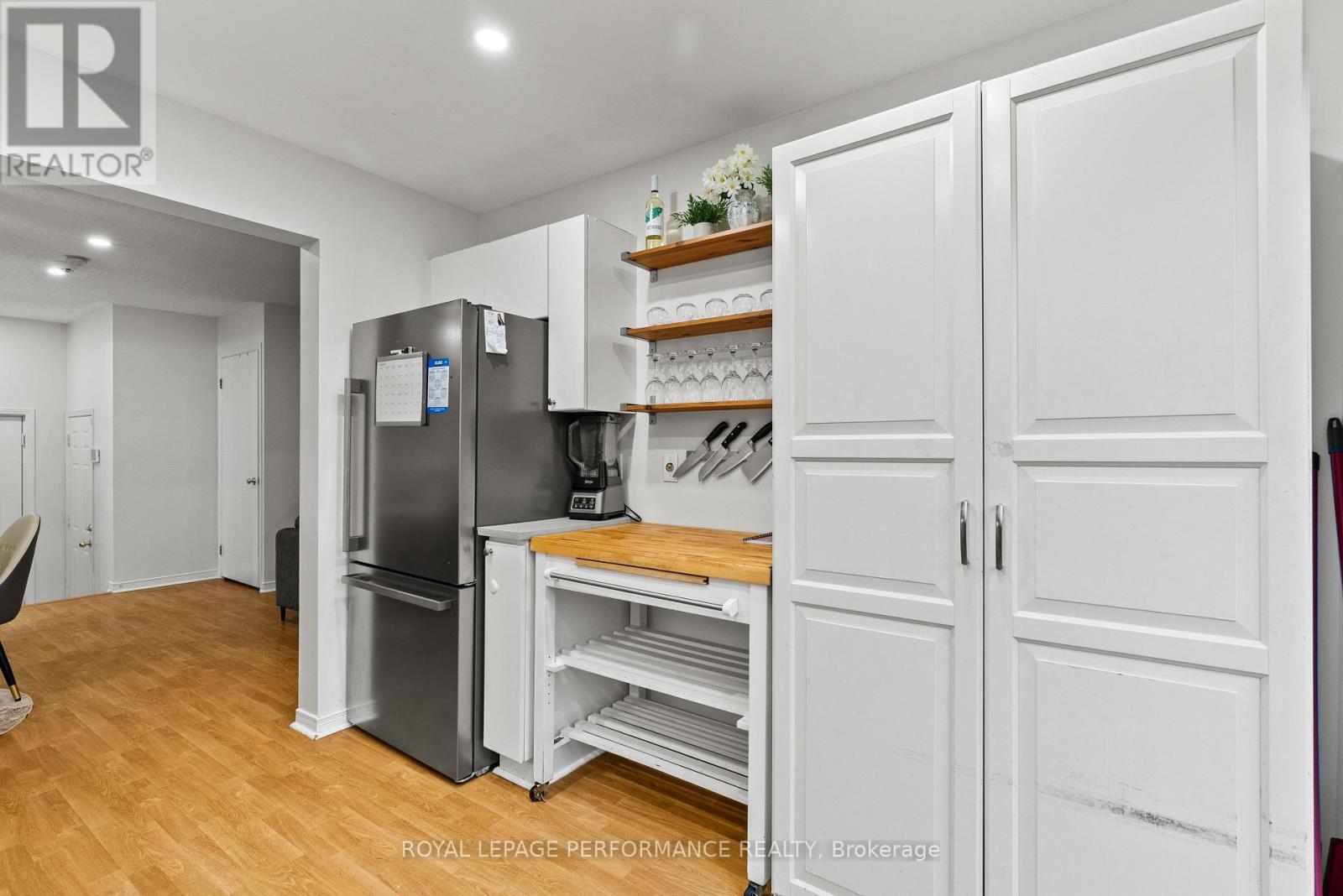 787 Hancock Crescent