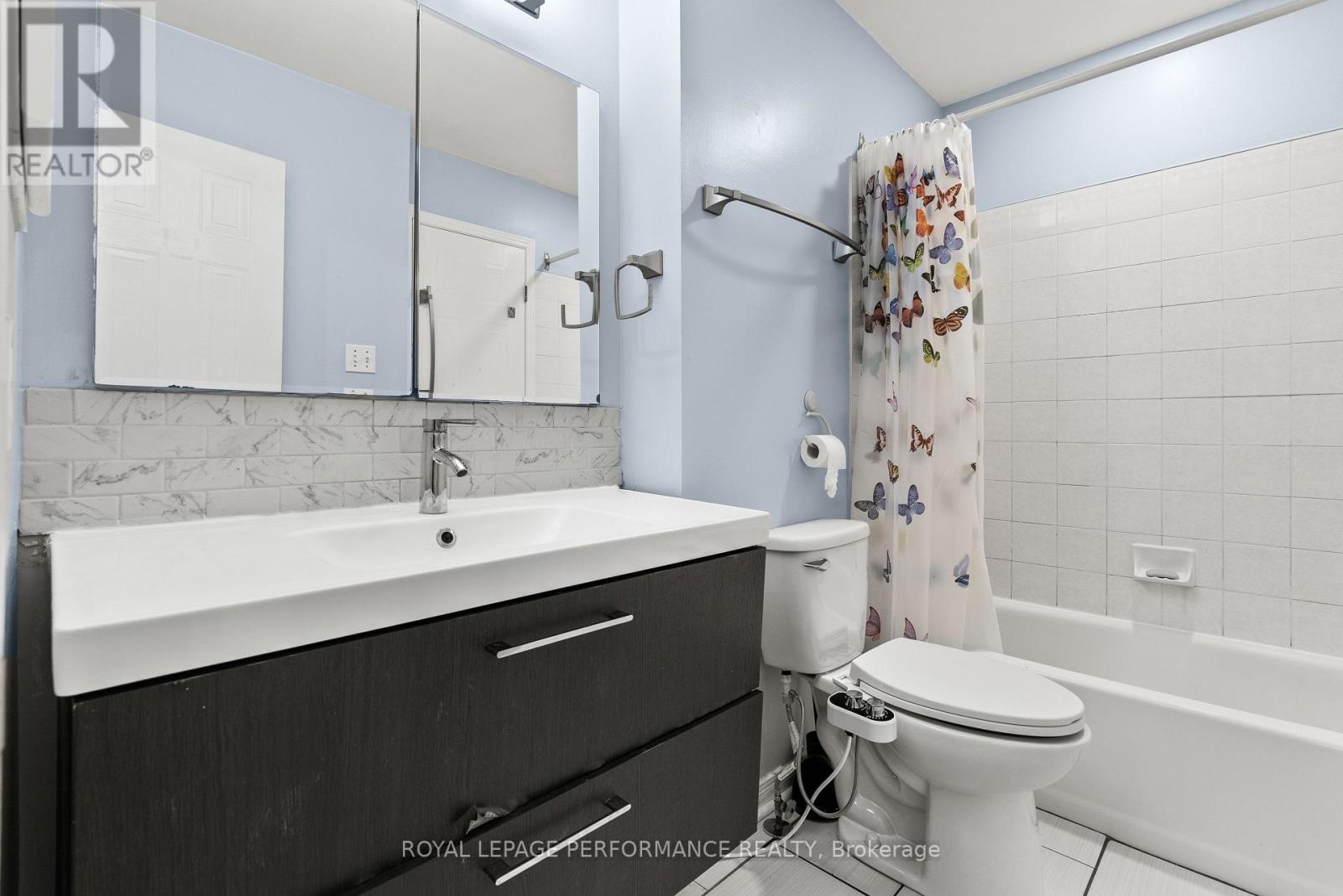 787 Hancock Crescent