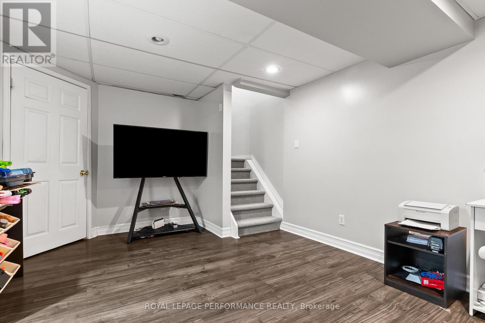 787 Hancock Crescent