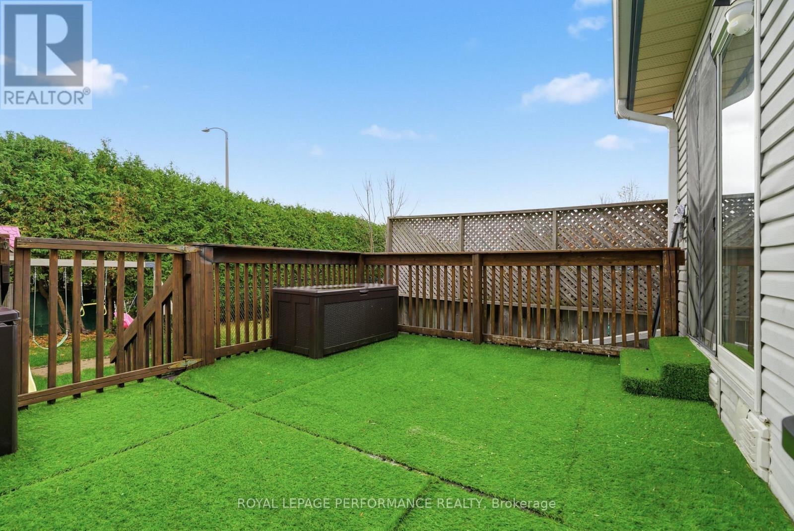 787 Hancock Crescent