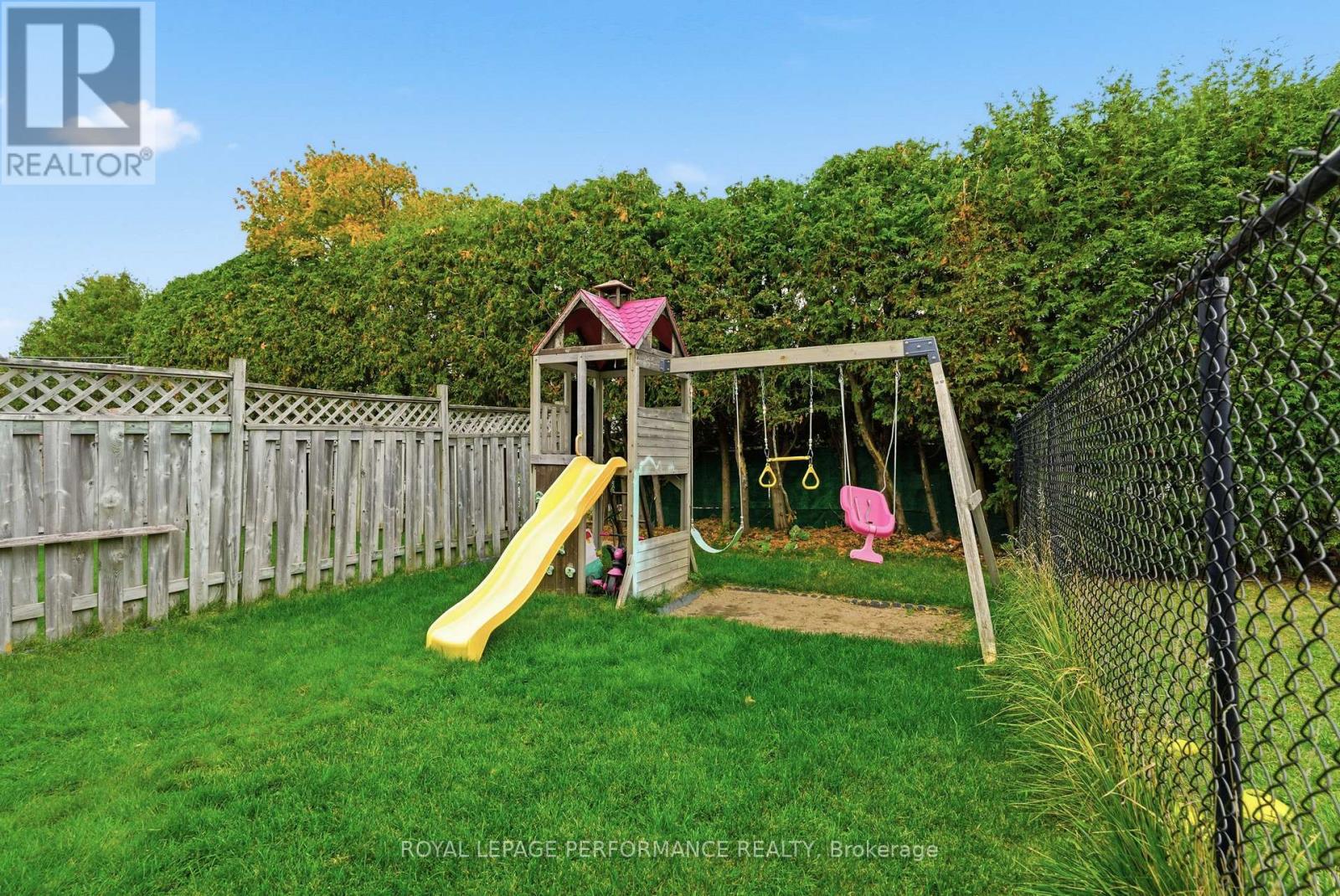 787 Hancock Crescent