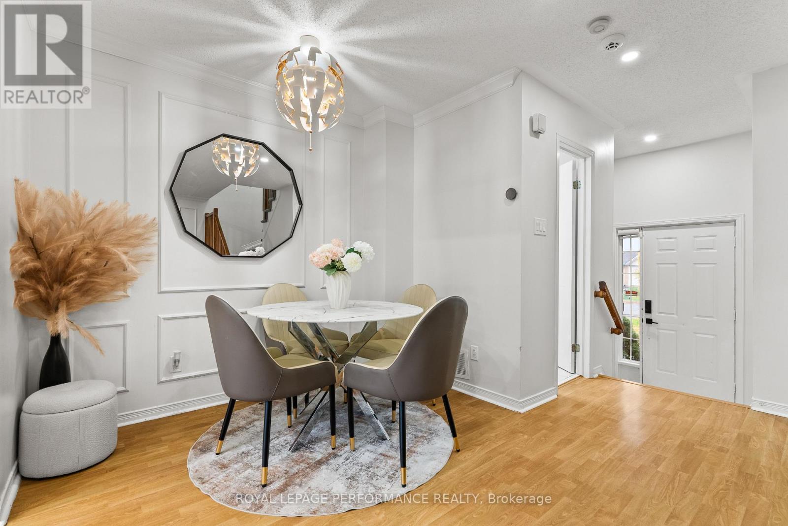 787 Hancock Crescent