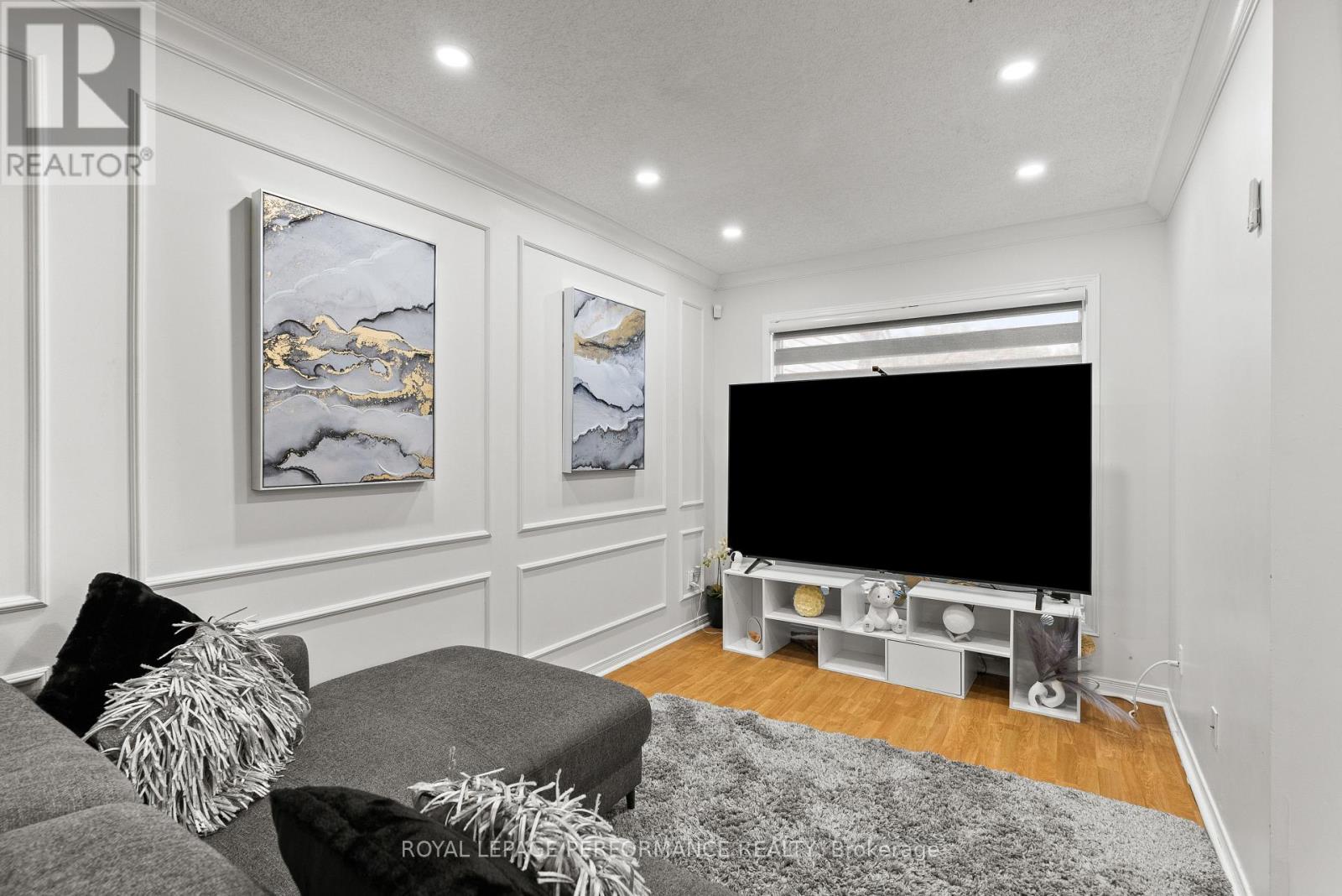 787 Hancock Crescent