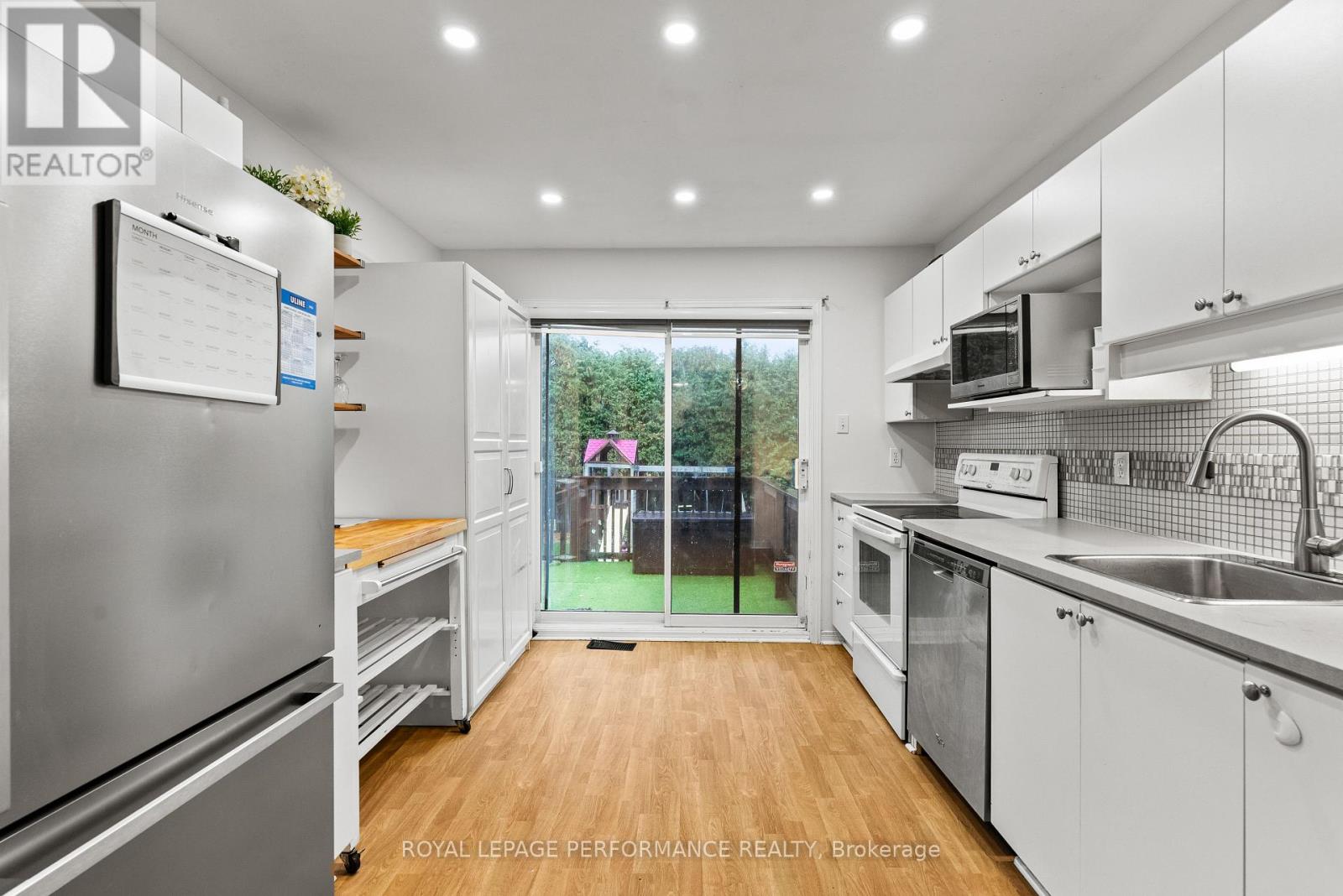 787 Hancock Crescent