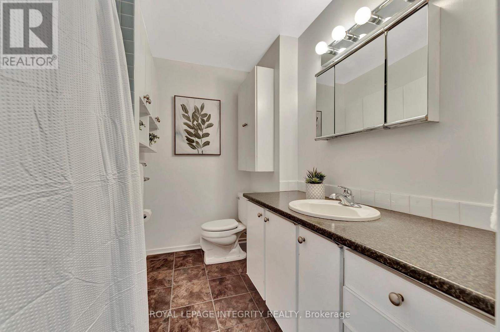 504 - 20 Chesterton Drive