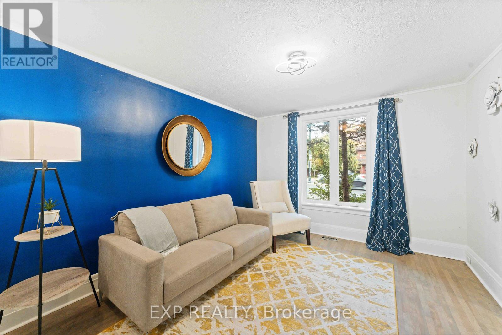 162 King Edward Avenue