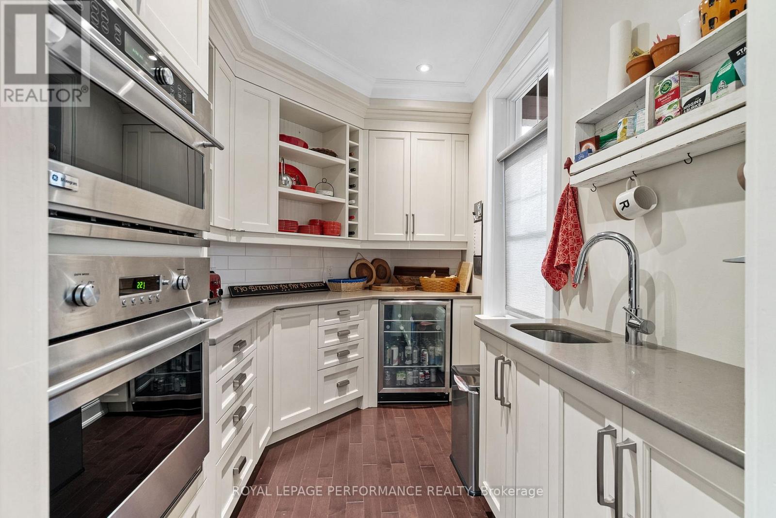 6721 Yacht Boulevard