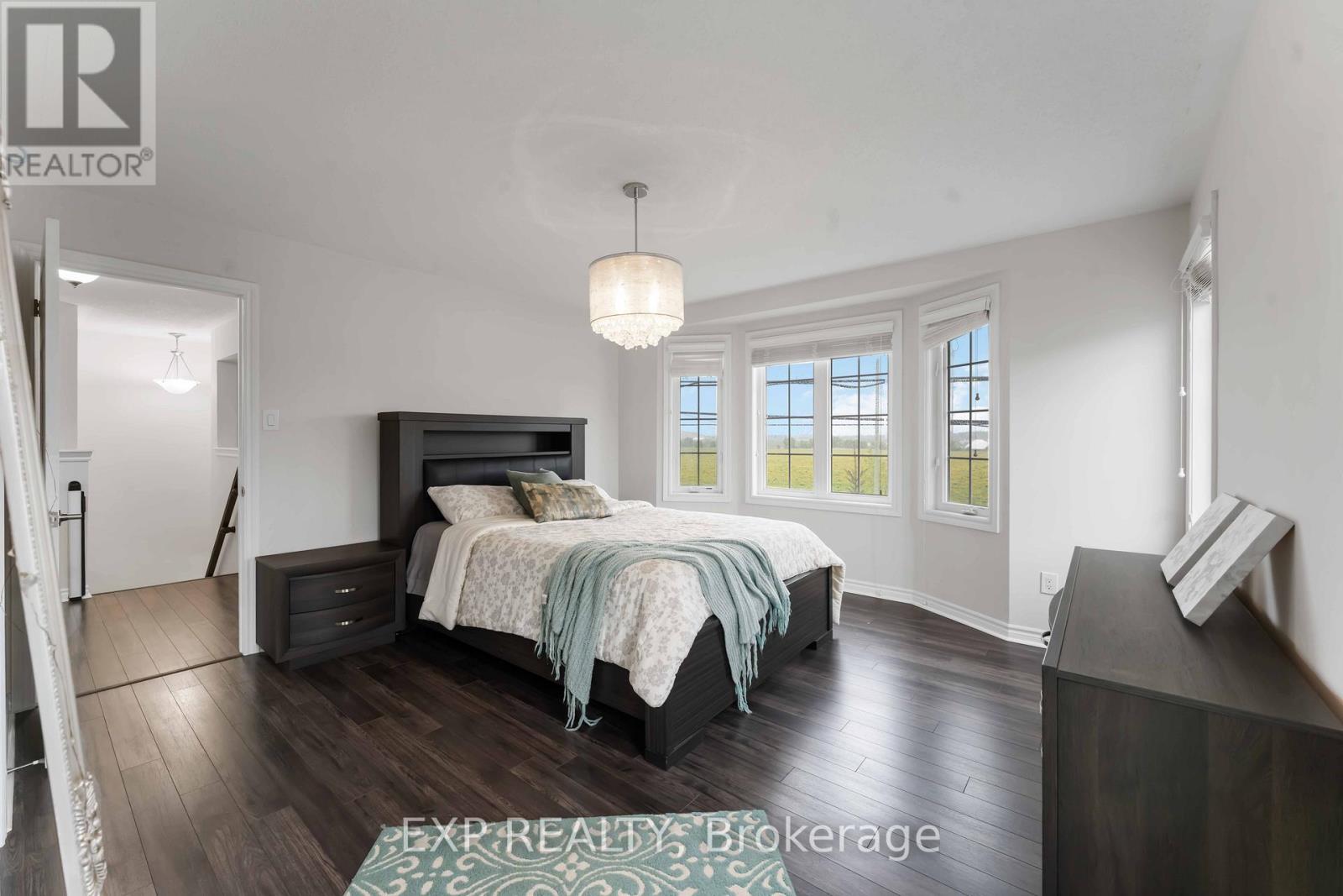 226 Par-la-ville Circle