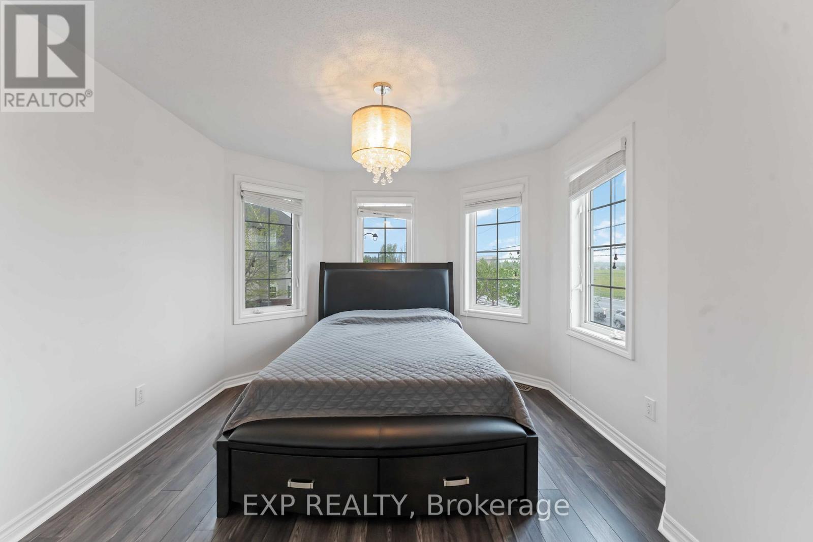 226 Par-la-ville Circle