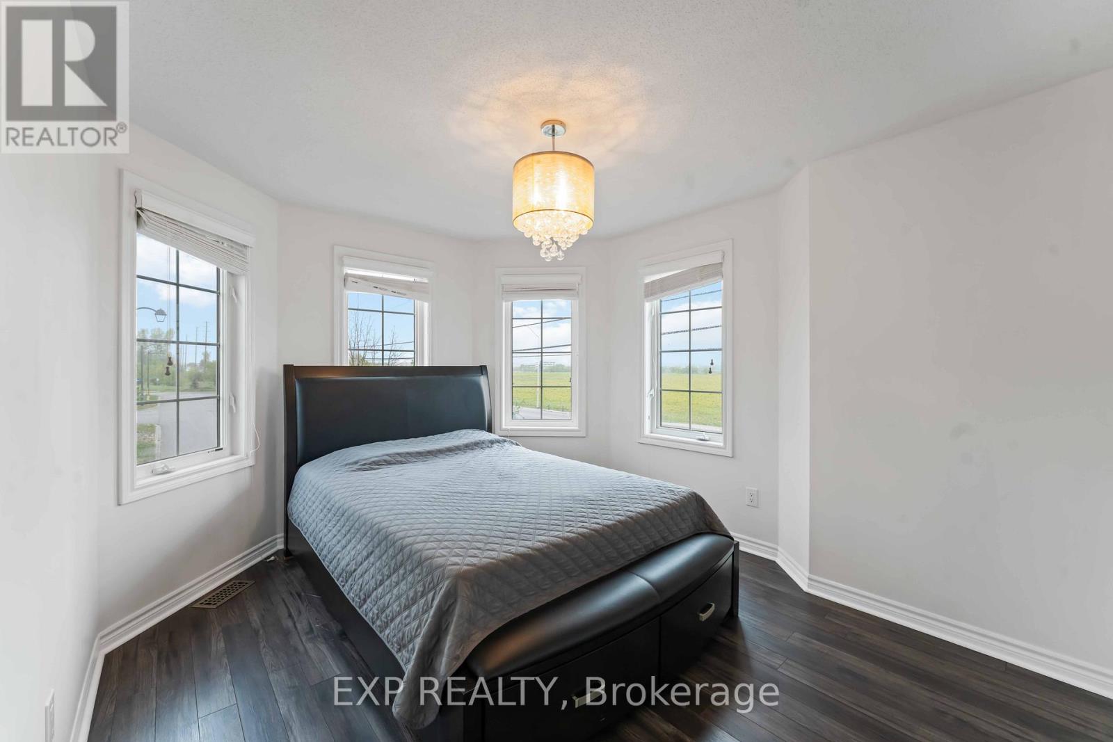 226 Par-la-ville Circle