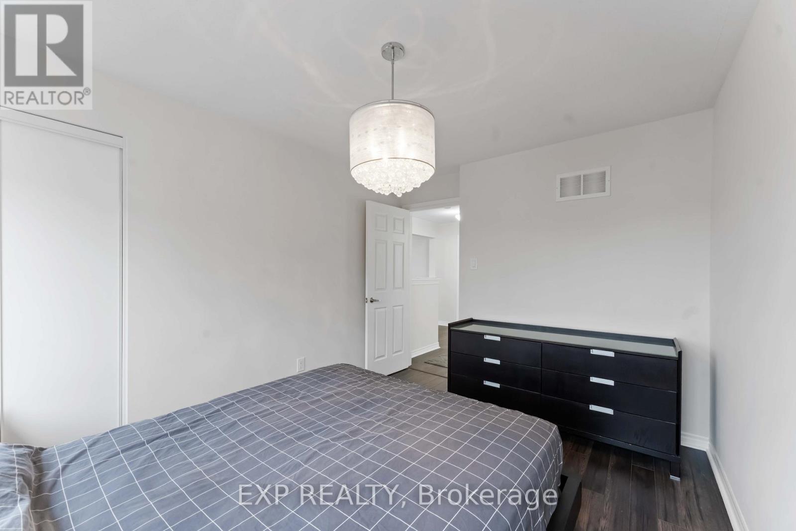 226 Par-la-ville Circle