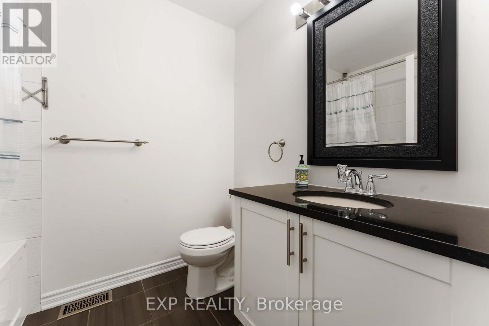 226 Par-la-ville Circle