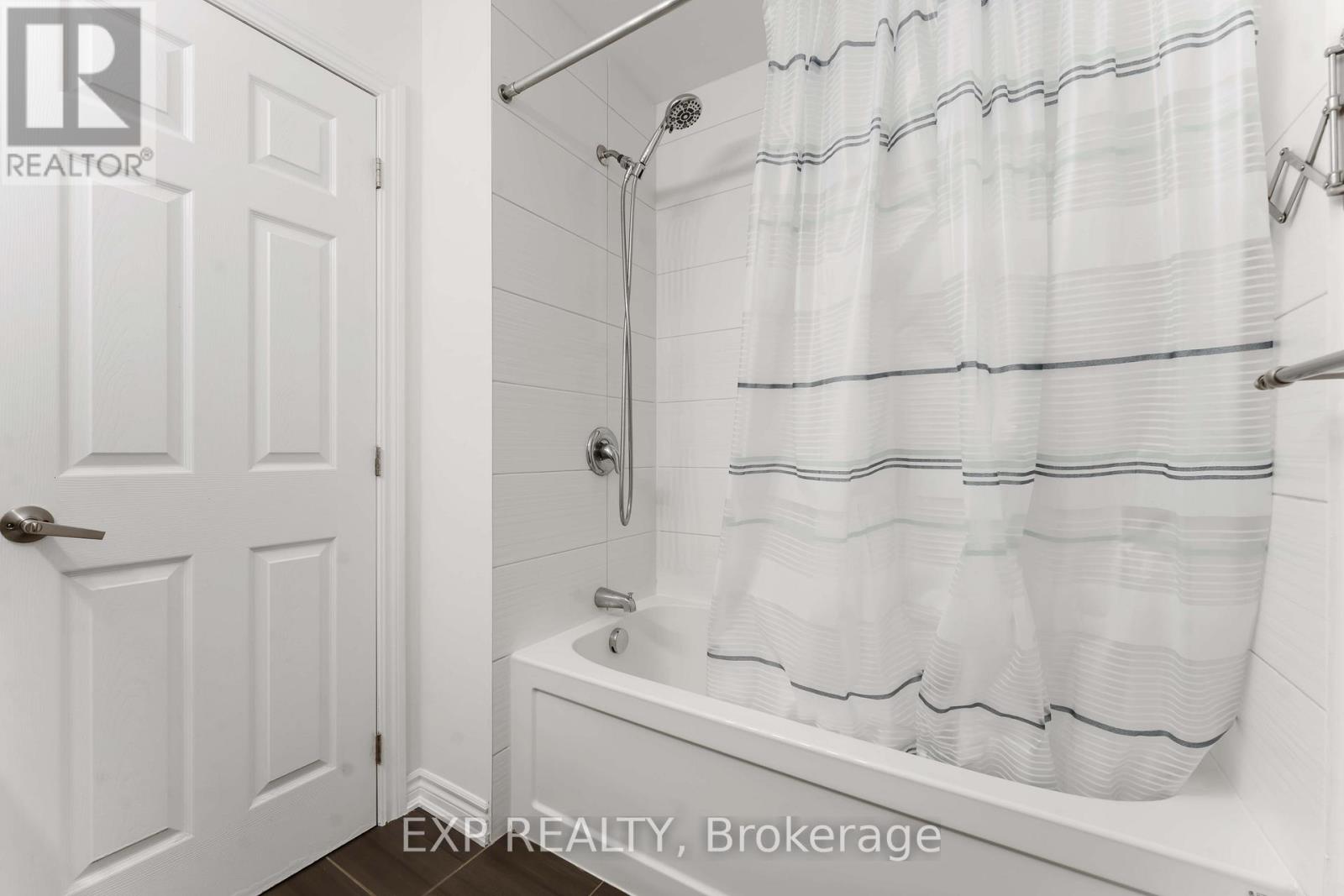 226 Par-la-ville Circle