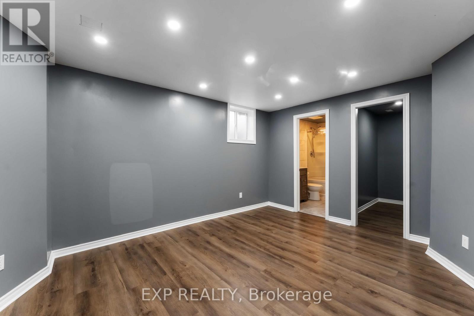 226 Par-la-ville Circle