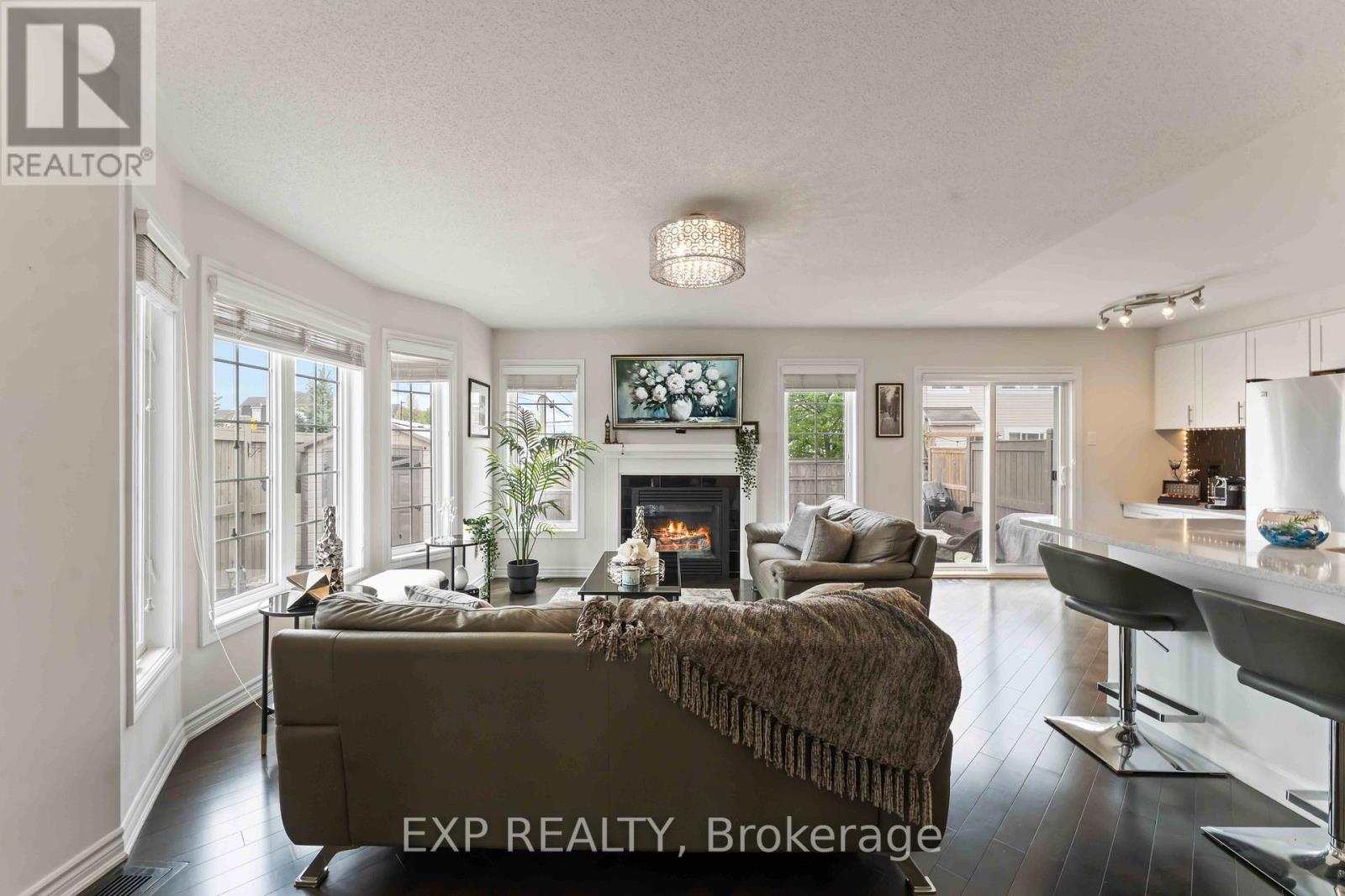 226 Par-la-ville Circle