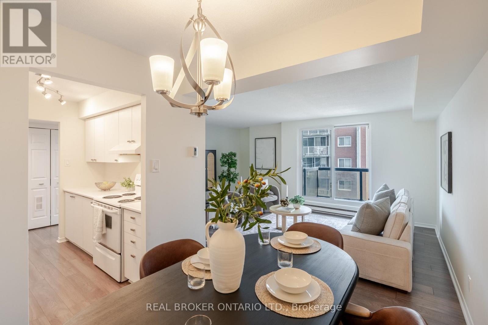 906 - 199 Kent Street