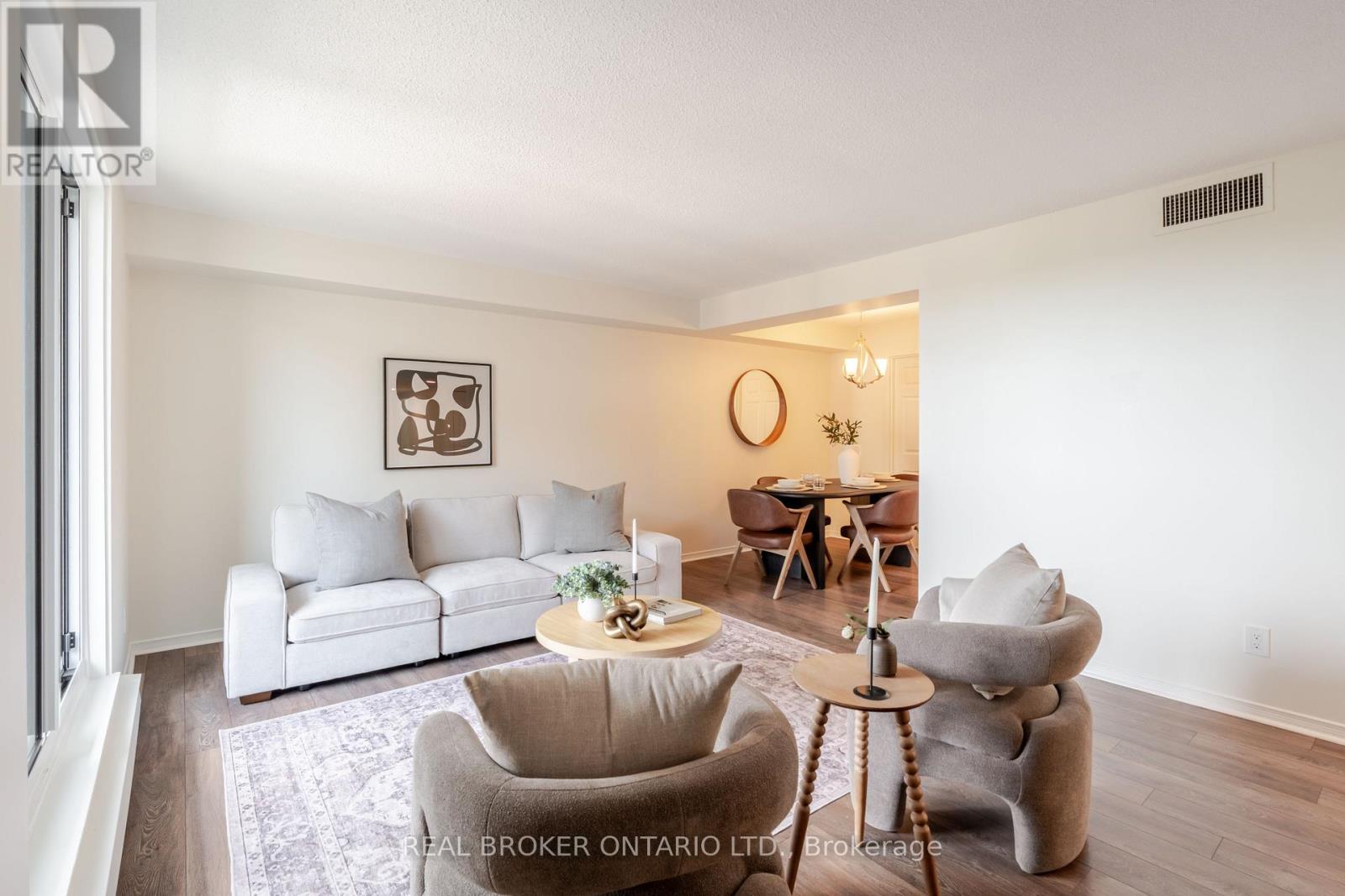 906 - 199 Kent Street