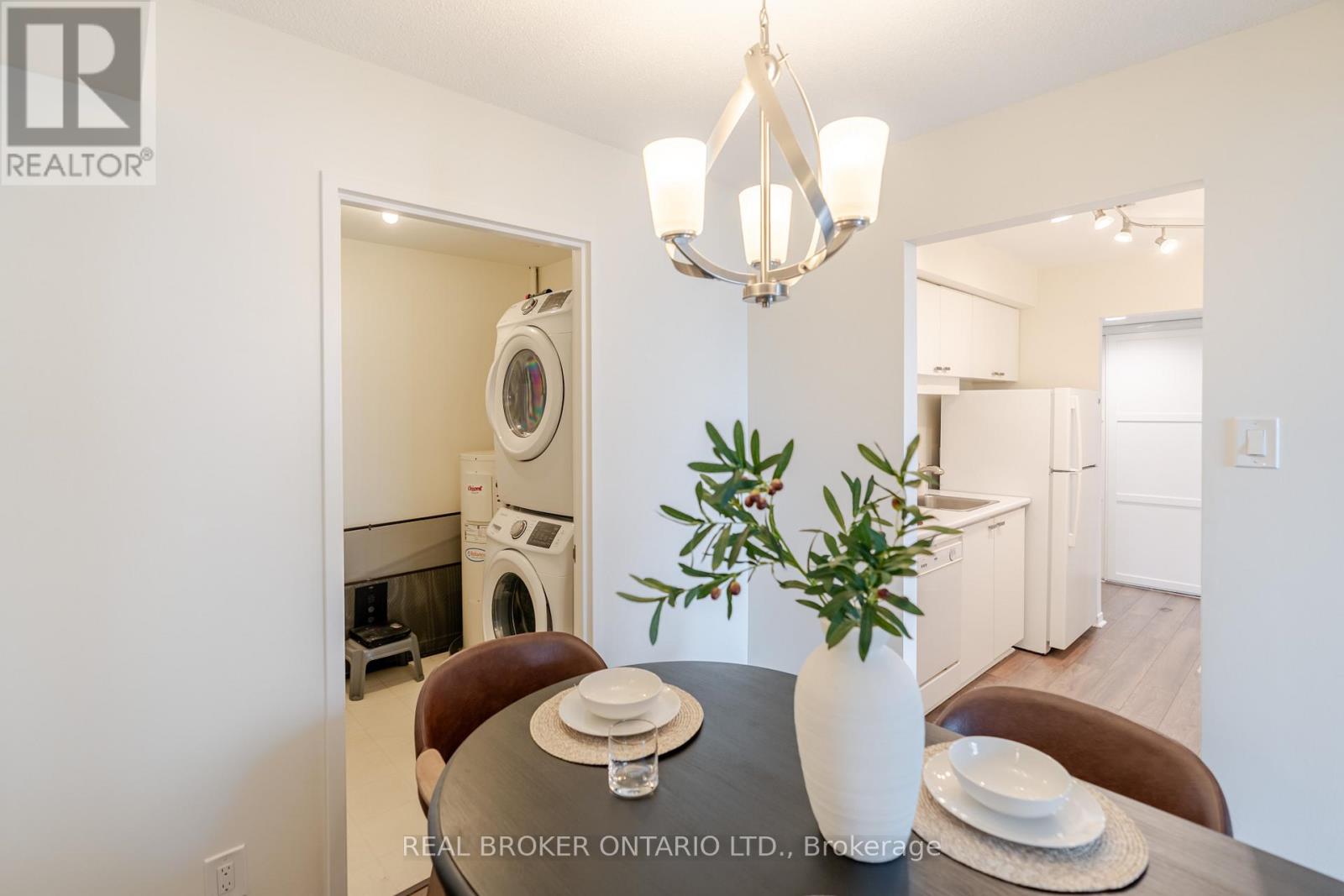 906 - 199 Kent Street