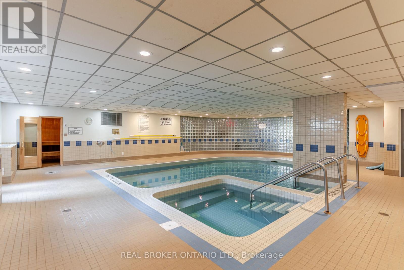 906 - 199 Kent Street