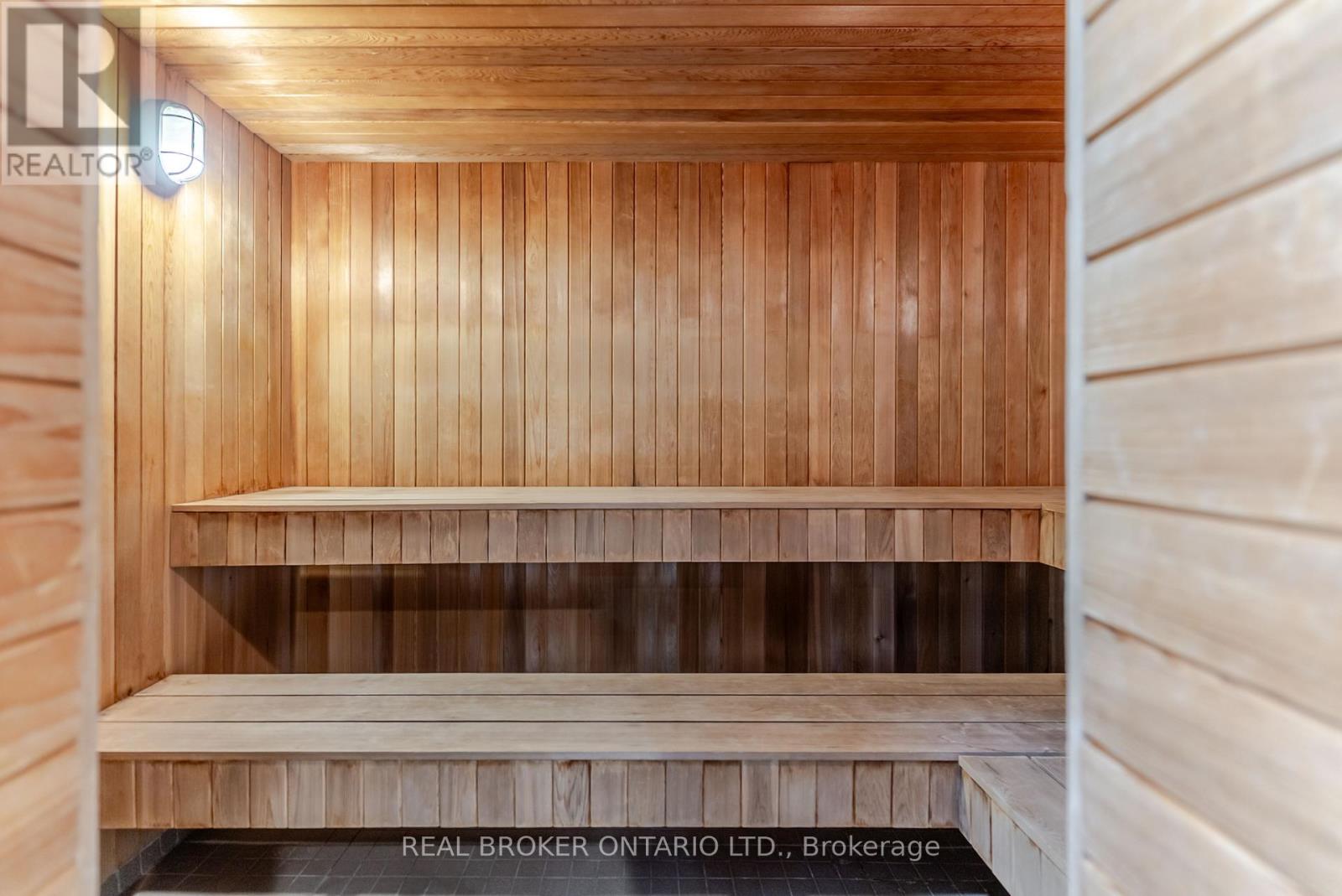 906 - 199 Kent Street