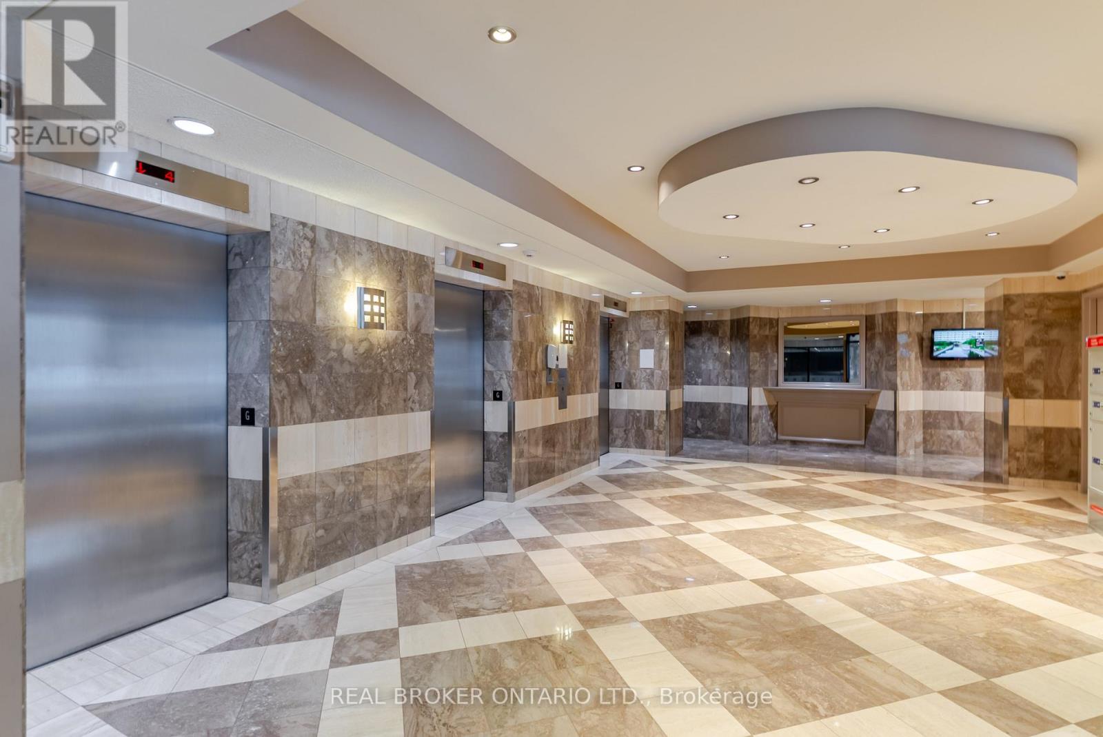 906 - 199 Kent Street