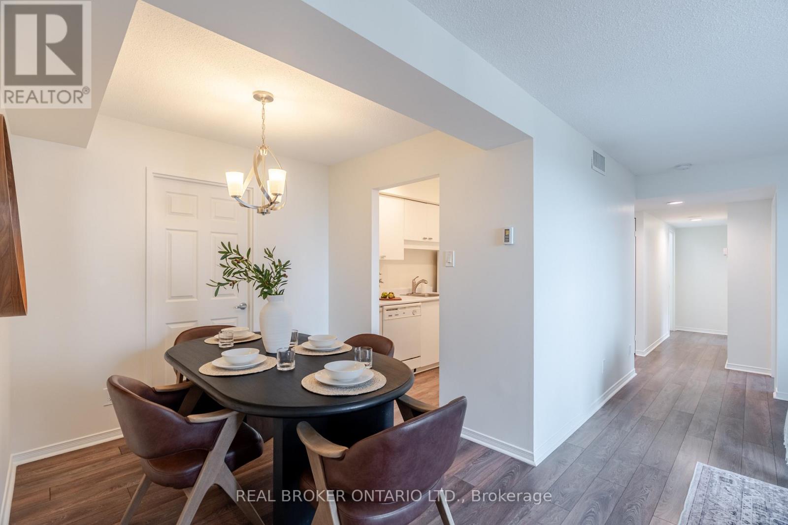 906 - 199 Kent Street