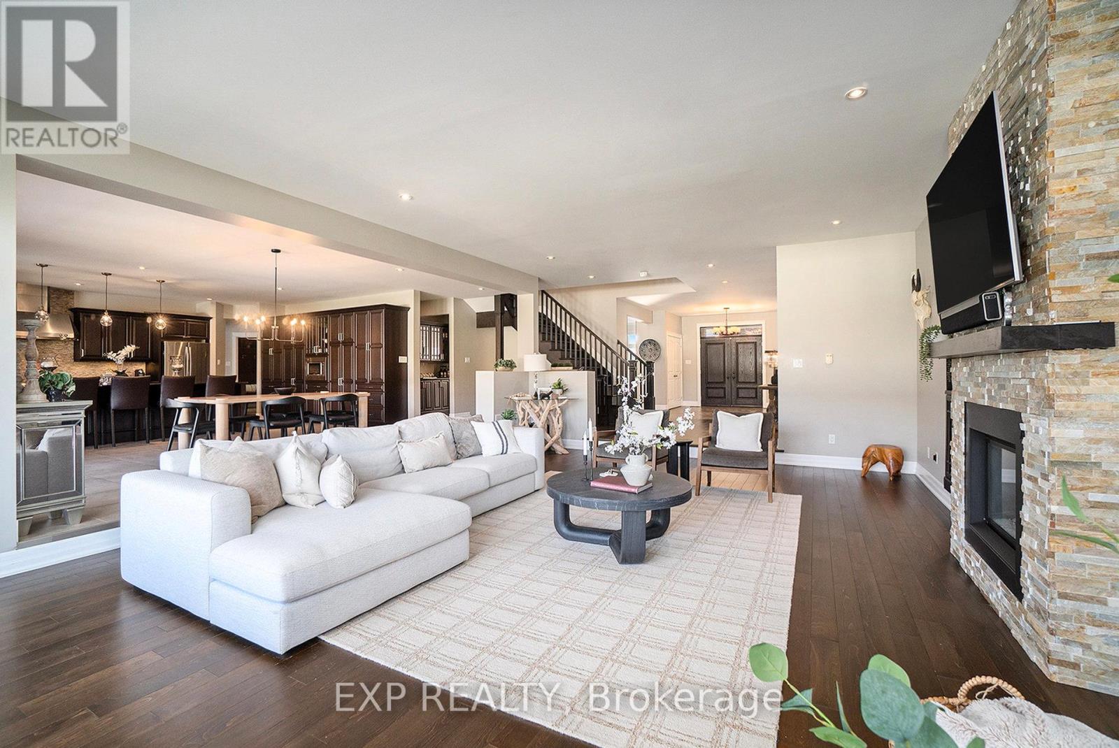 450 Lockmaster Crescent