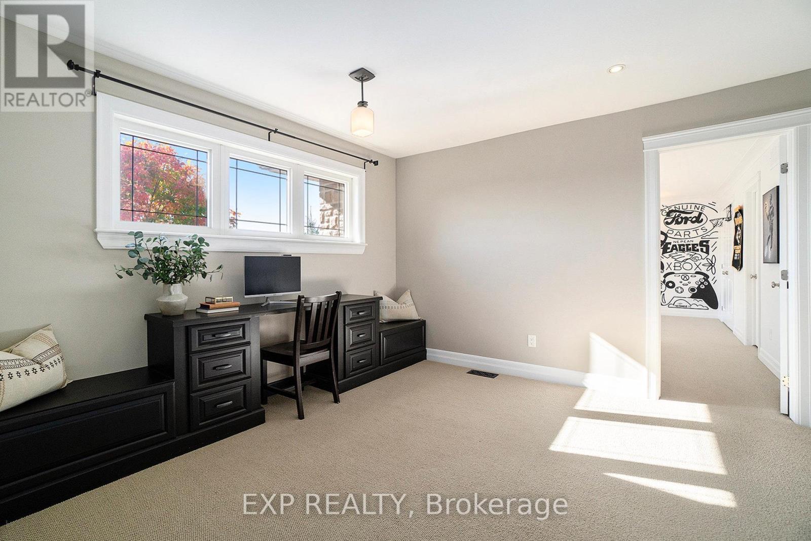 450 Lockmaster Crescent