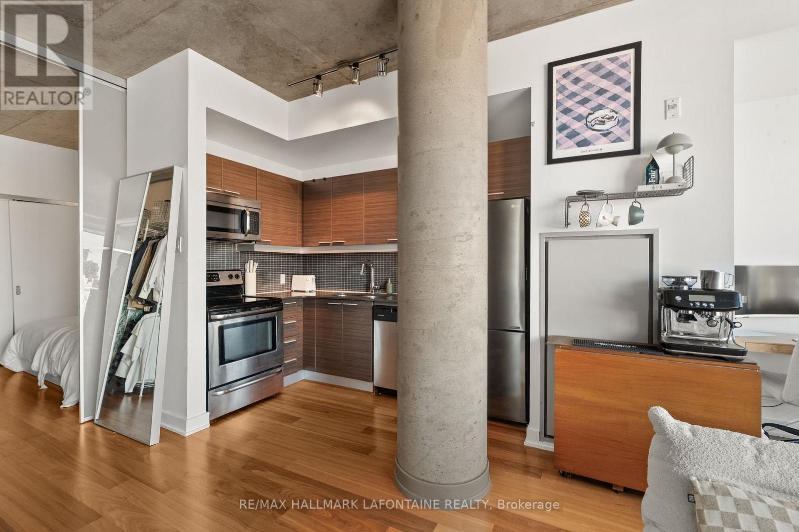 224 - 354 Gladstone Avenue