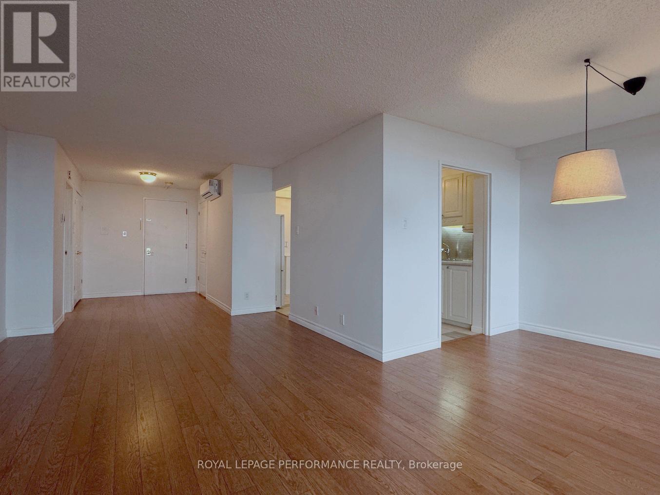 2302 - 505 St Laurent Boulevard