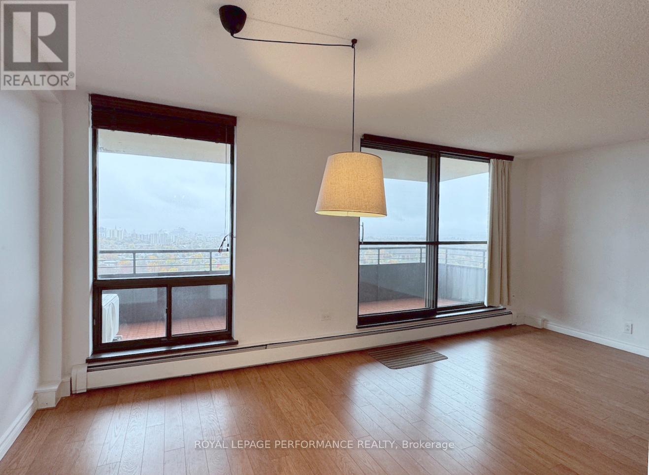 2302 - 505 St Laurent Boulevard