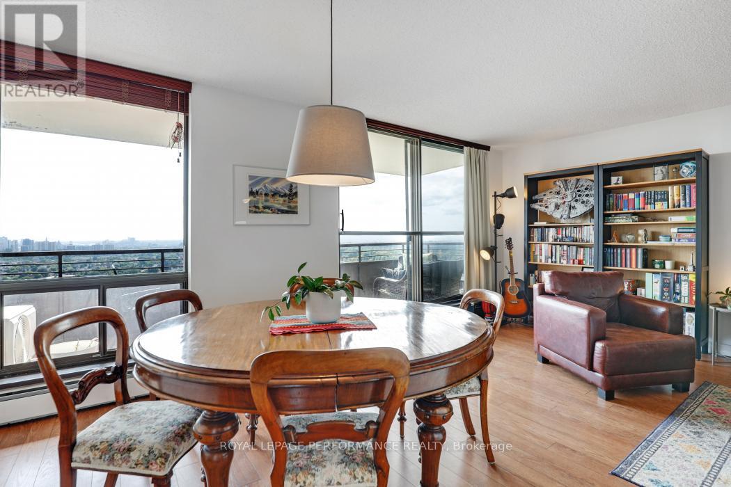 2302 - 505 St Laurent Boulevard