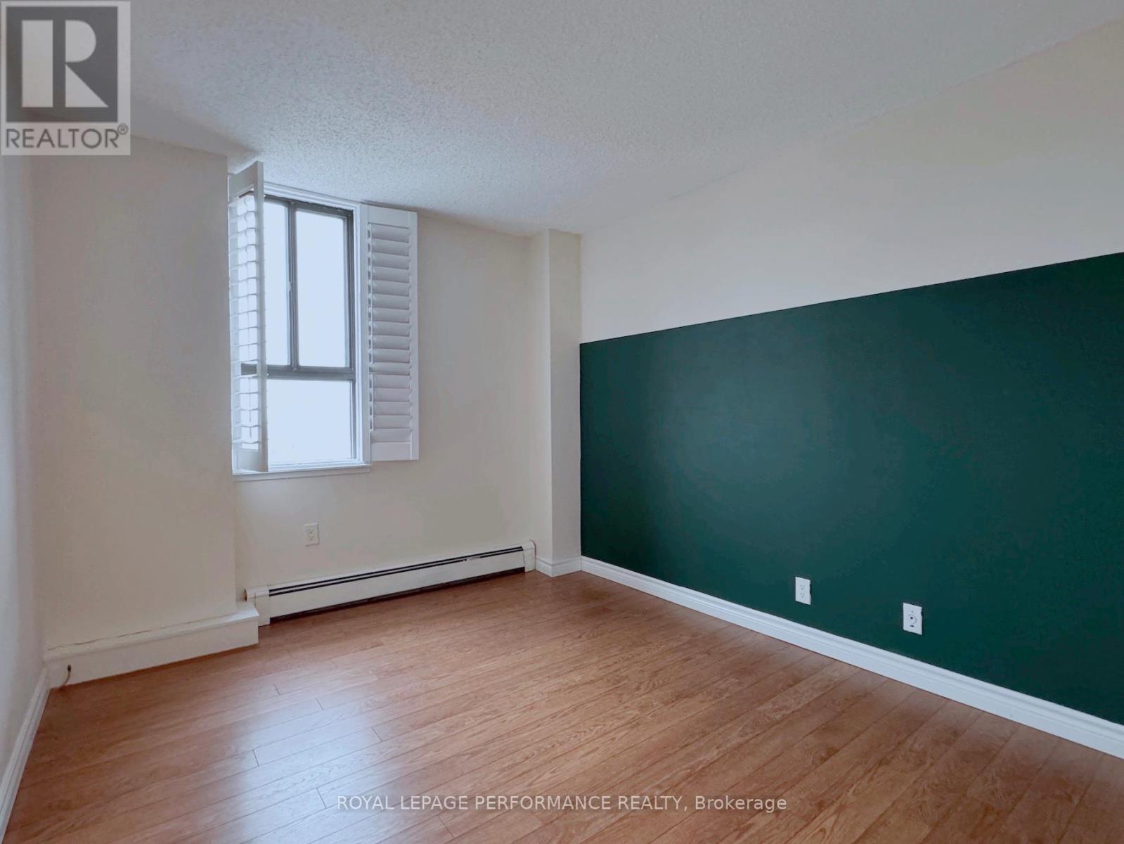 2302 - 505 St Laurent Boulevard