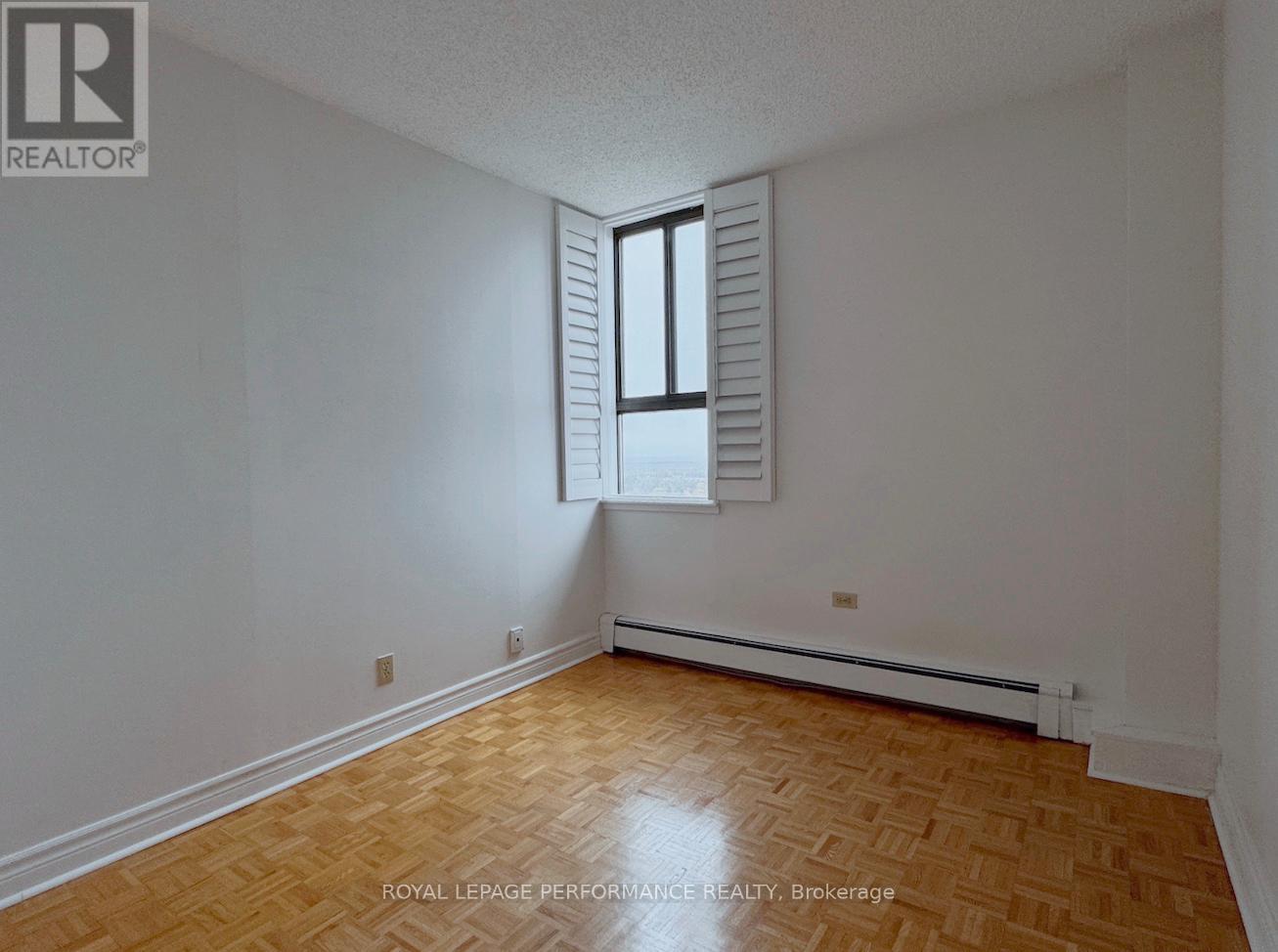 2302 - 505 St Laurent Boulevard