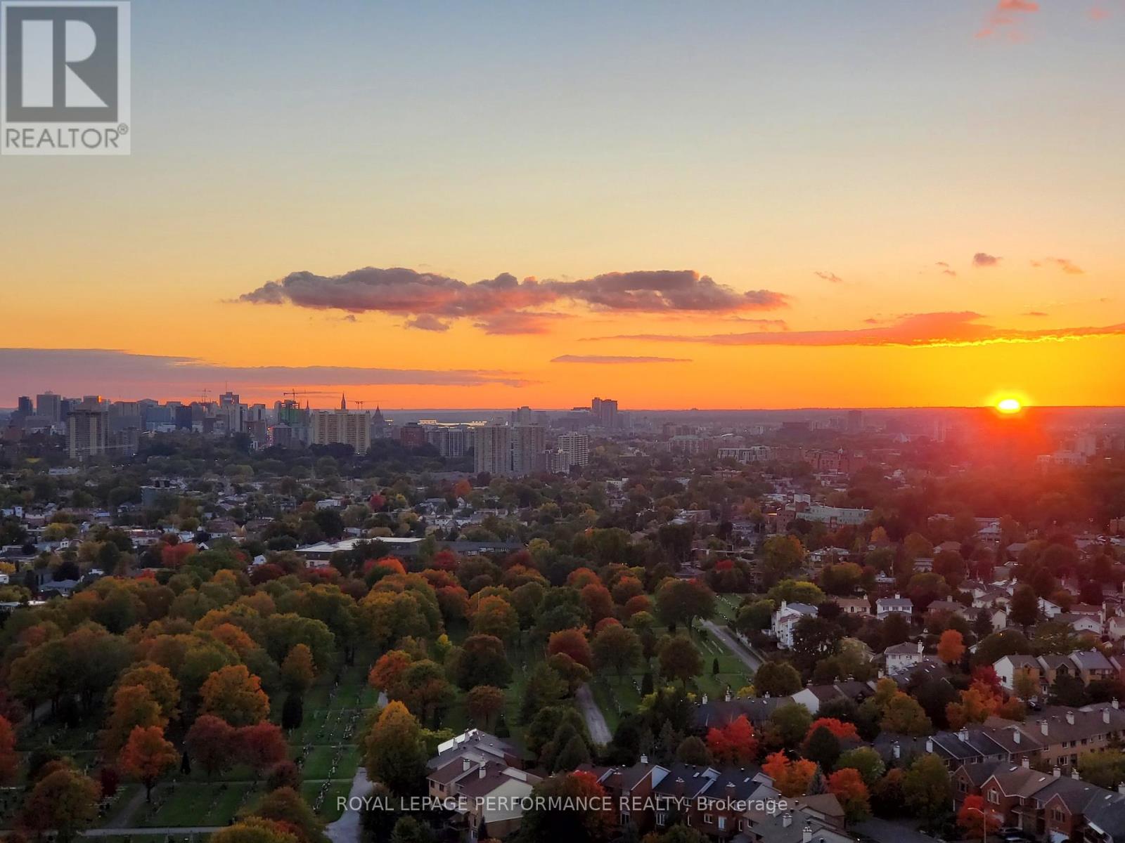 2302 - 505 St Laurent Boulevard