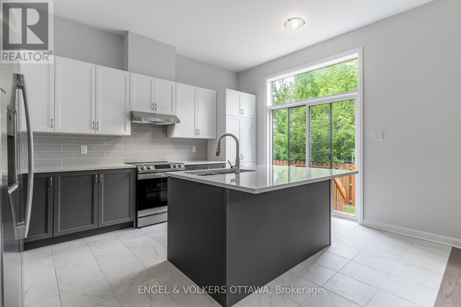 325 Elsie Macgill Walk