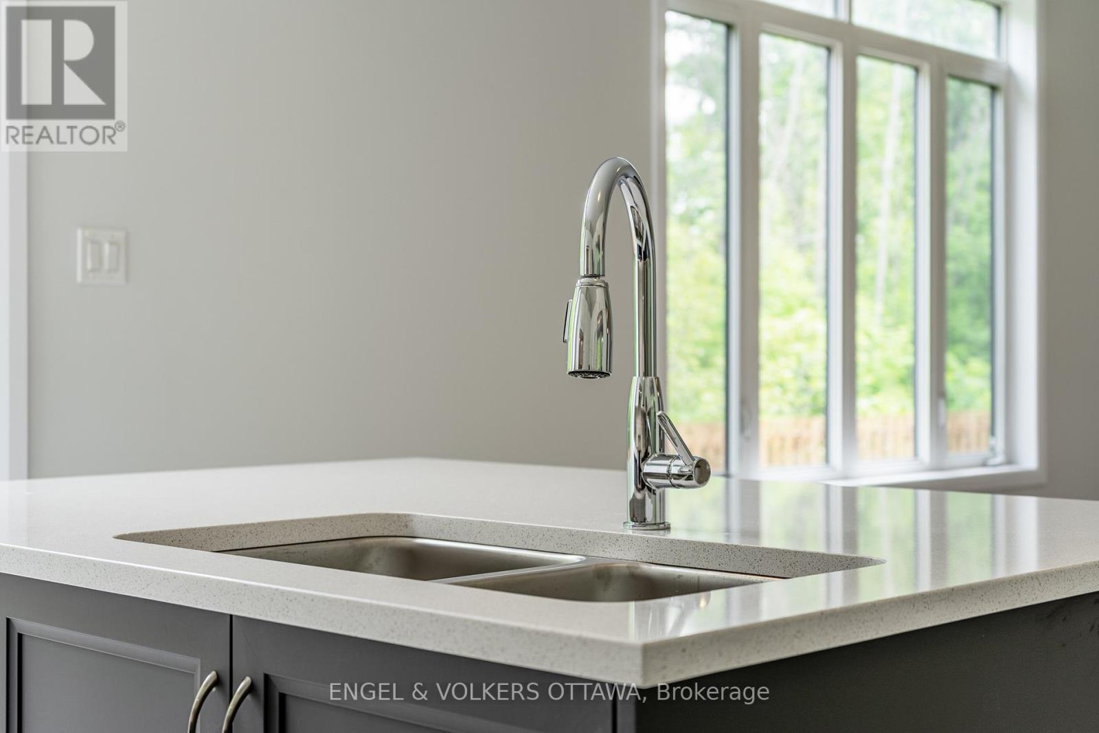 325 Elsie Macgill Walk