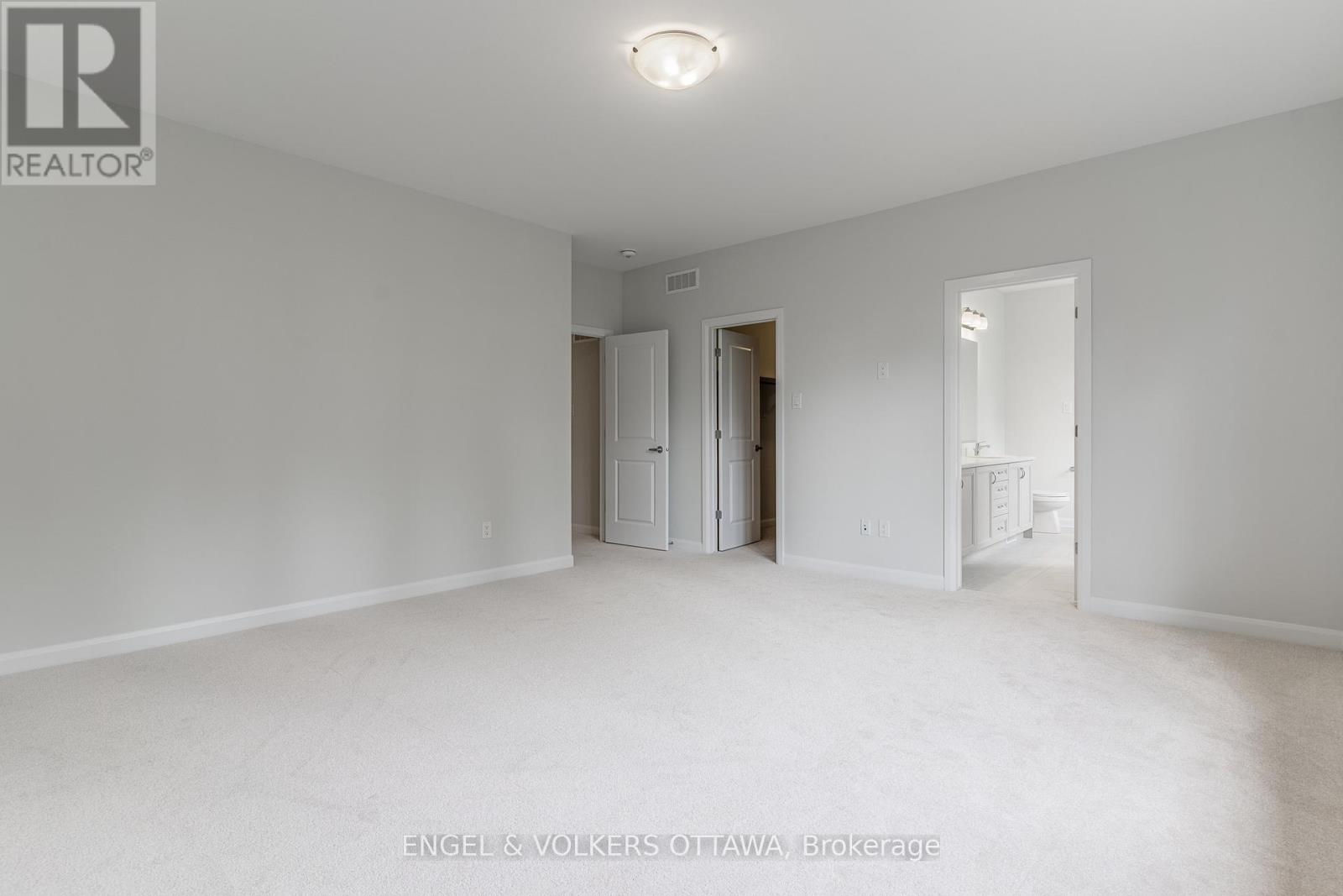 325 Elsie Macgill Walk