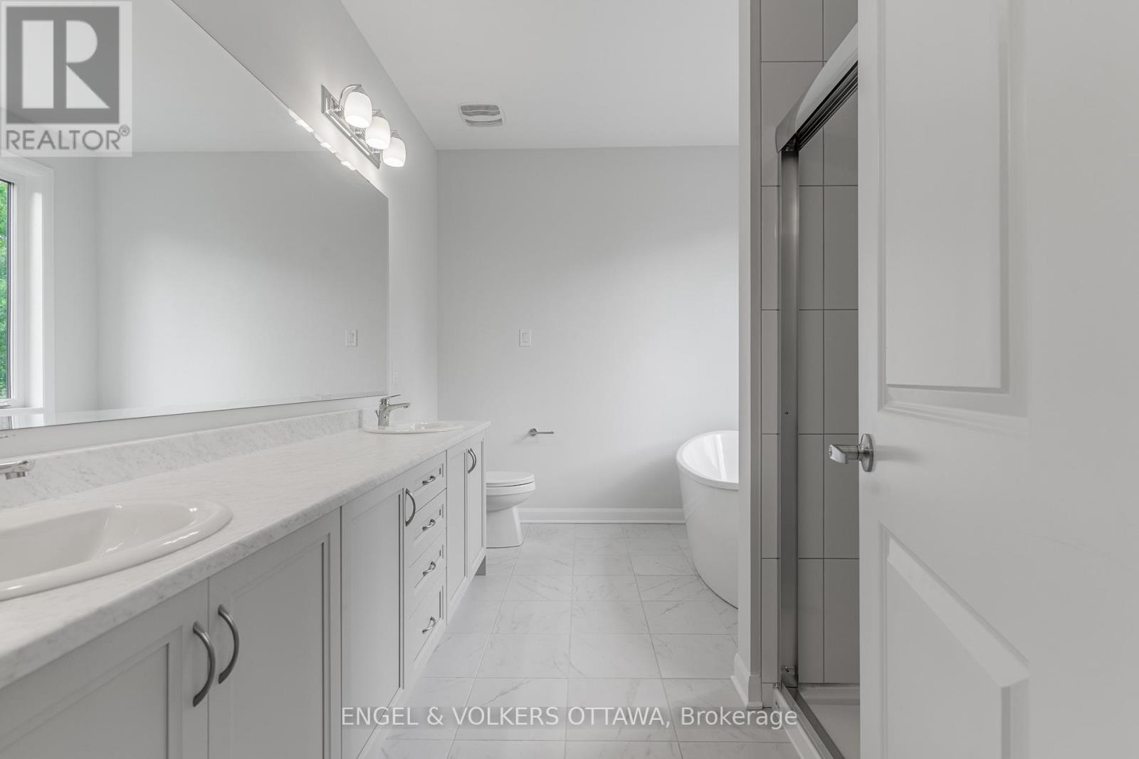 325 Elsie Macgill Walk