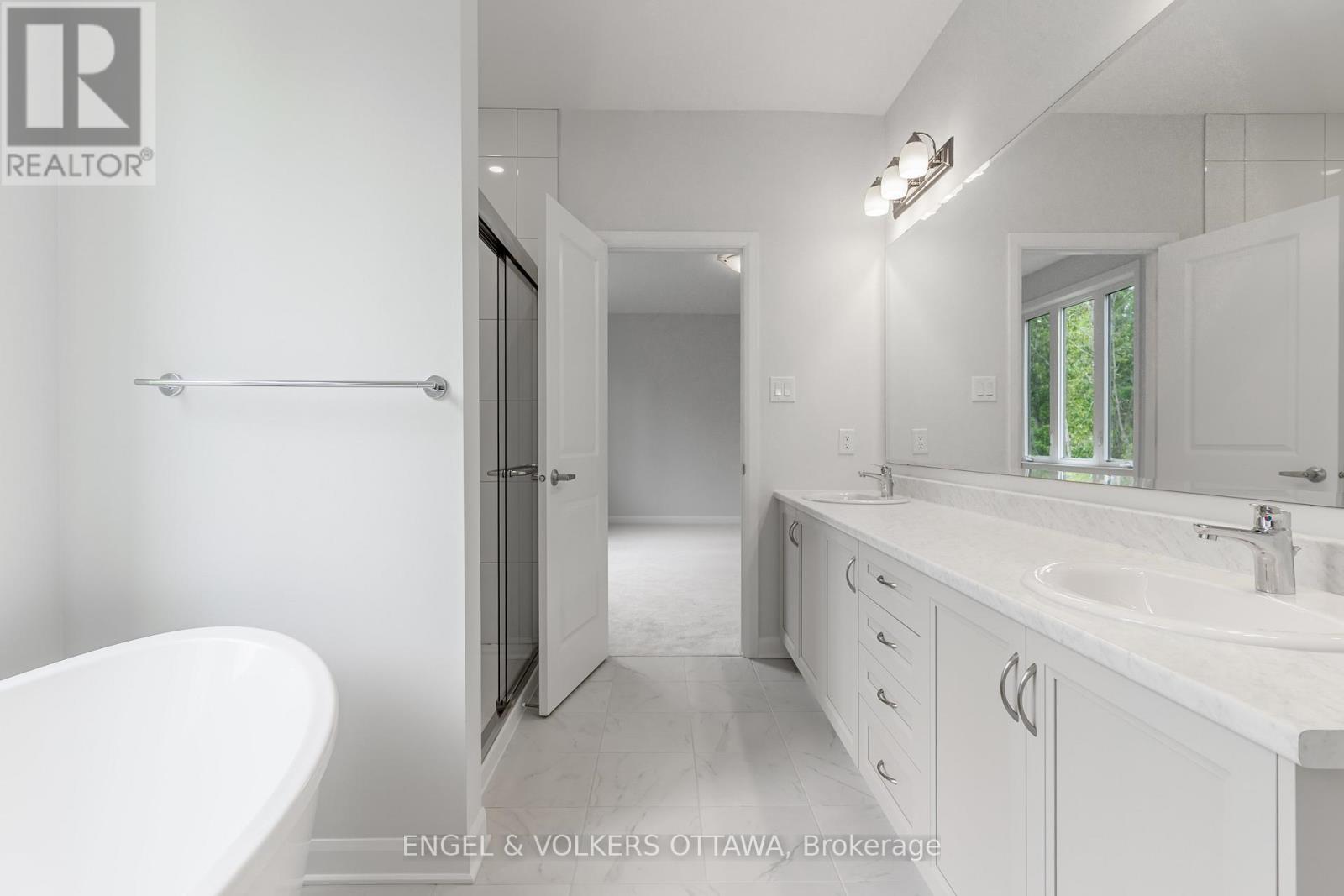 325 Elsie Macgill Walk