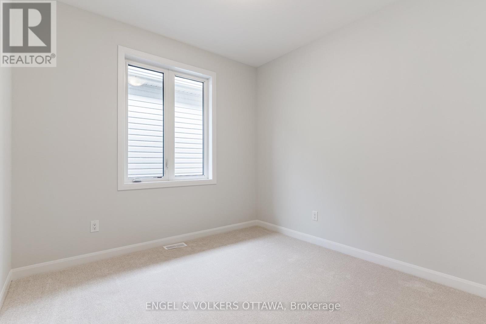 325 Elsie Macgill Walk