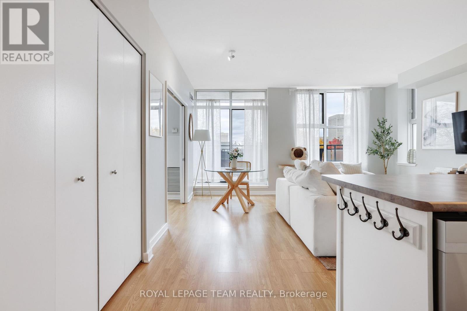 201 - 150 Caroline Avenue