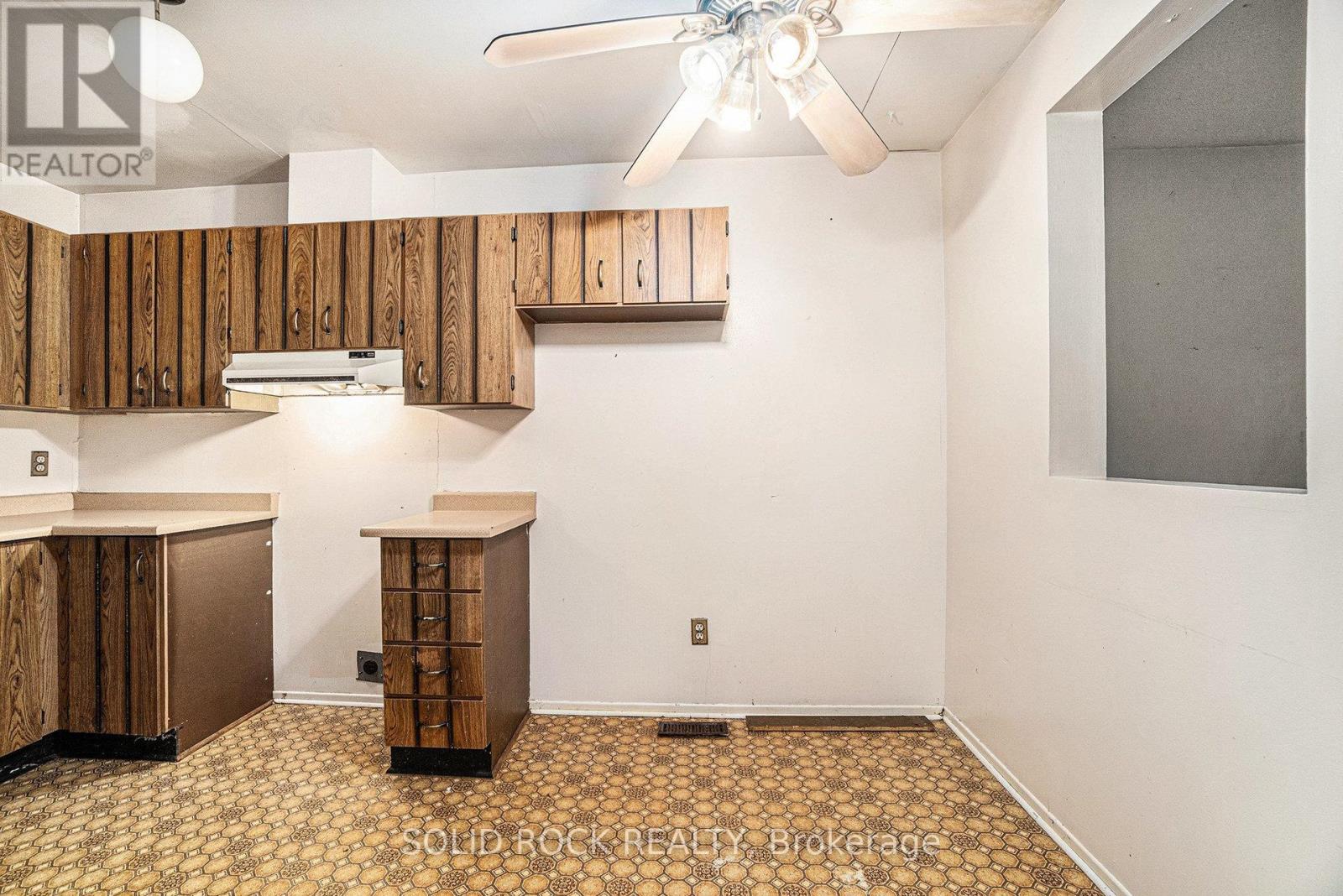 90 - 15 Baneberry Crescent