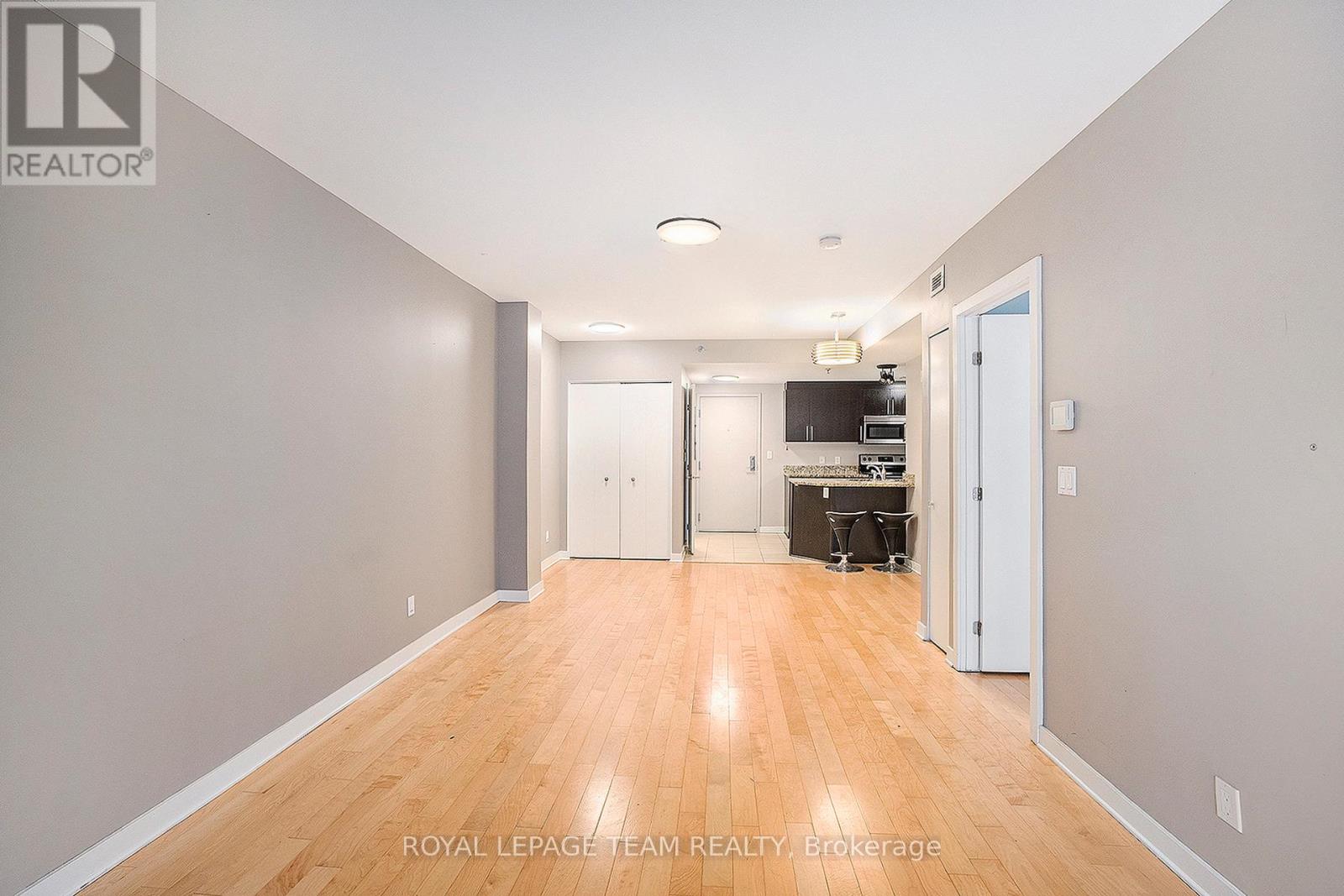 404 - 456 King Edward Avenue