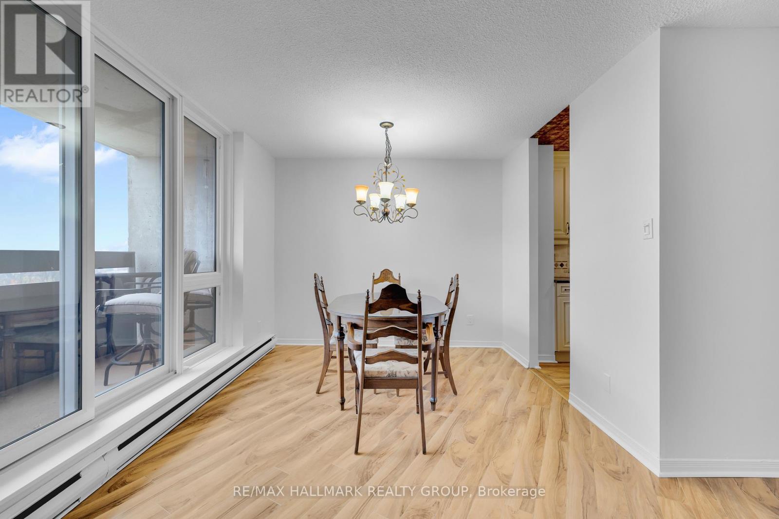1006 - 2020 Jasmine Crescent
