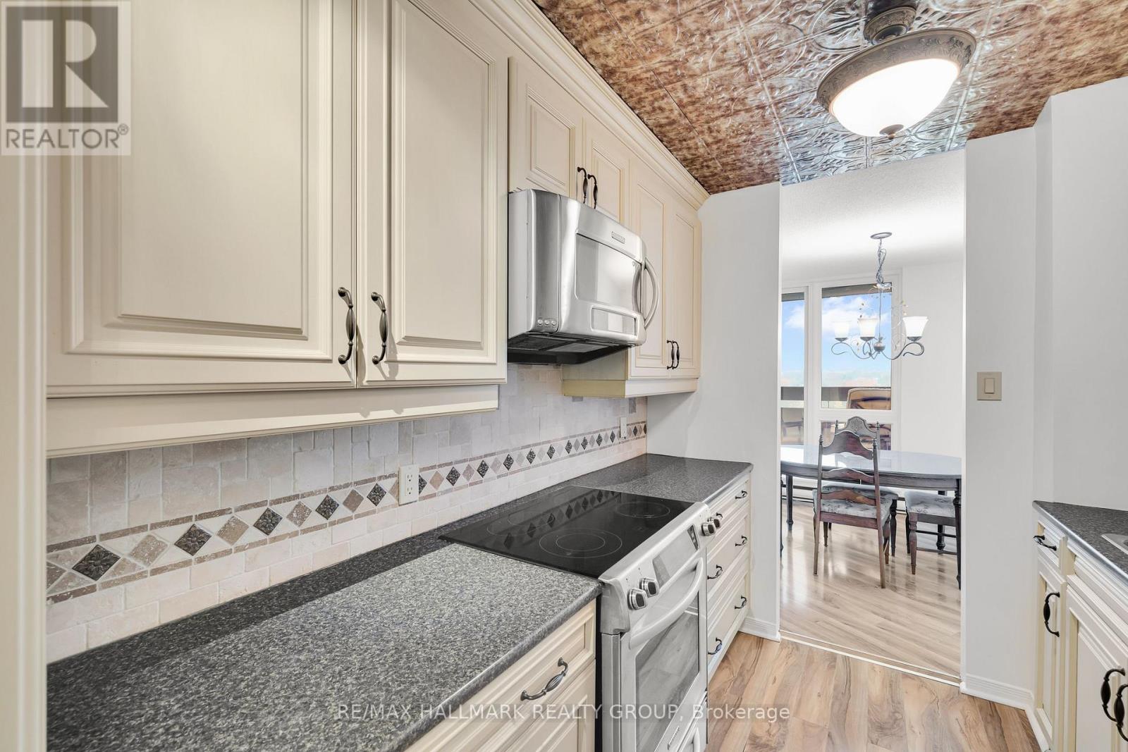 1006 - 2020 Jasmine Crescent