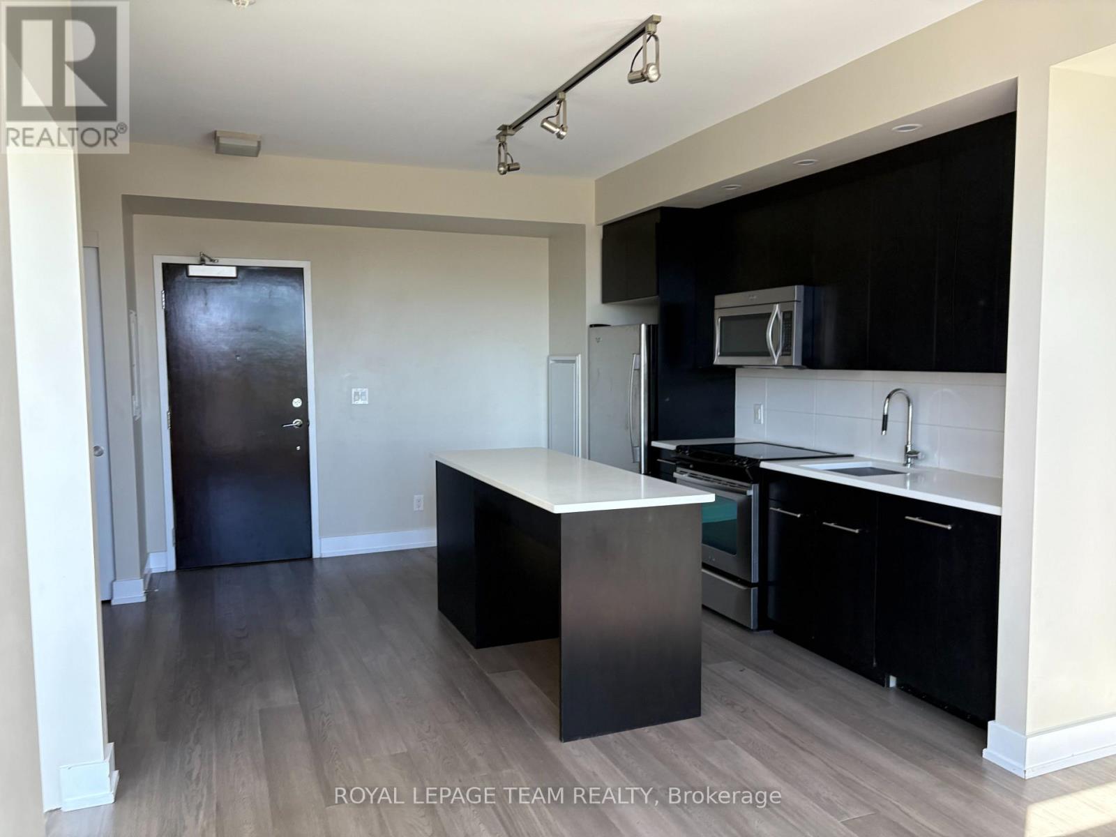 717 - 360 Patricia Avenue