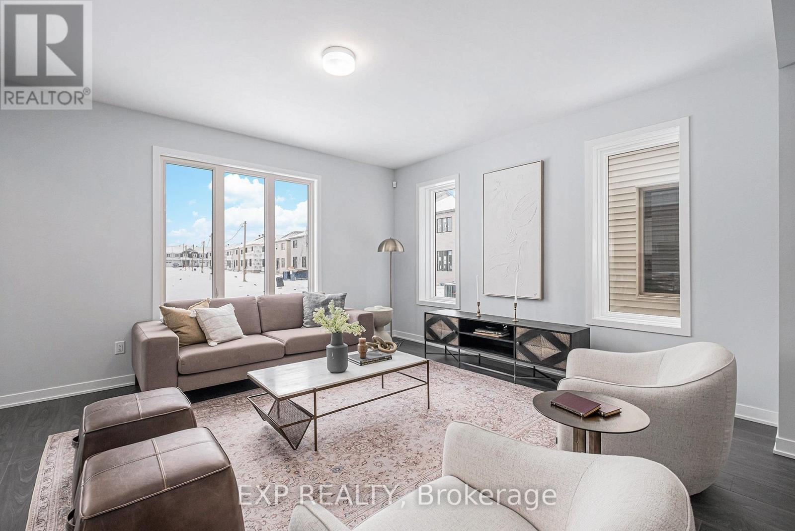 1025 De Pencier Drive